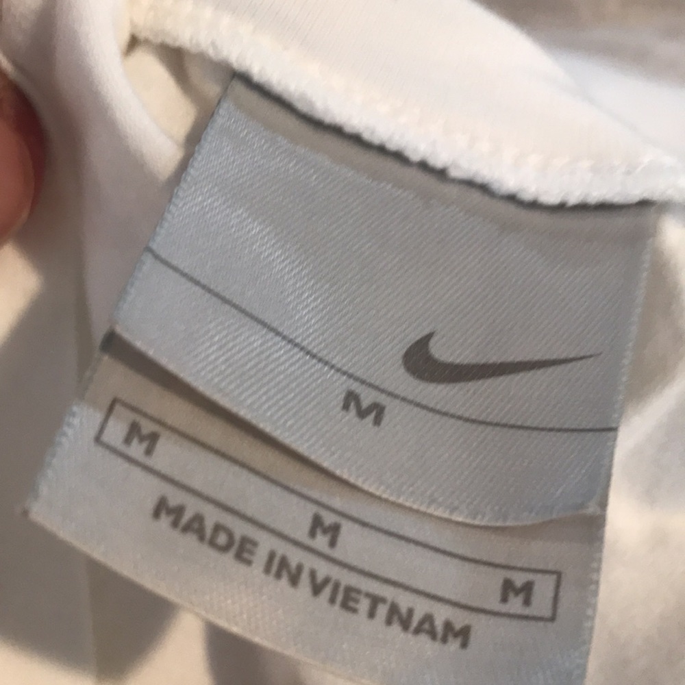 👟NIKE Athletic Tee - Picture 4 of 4